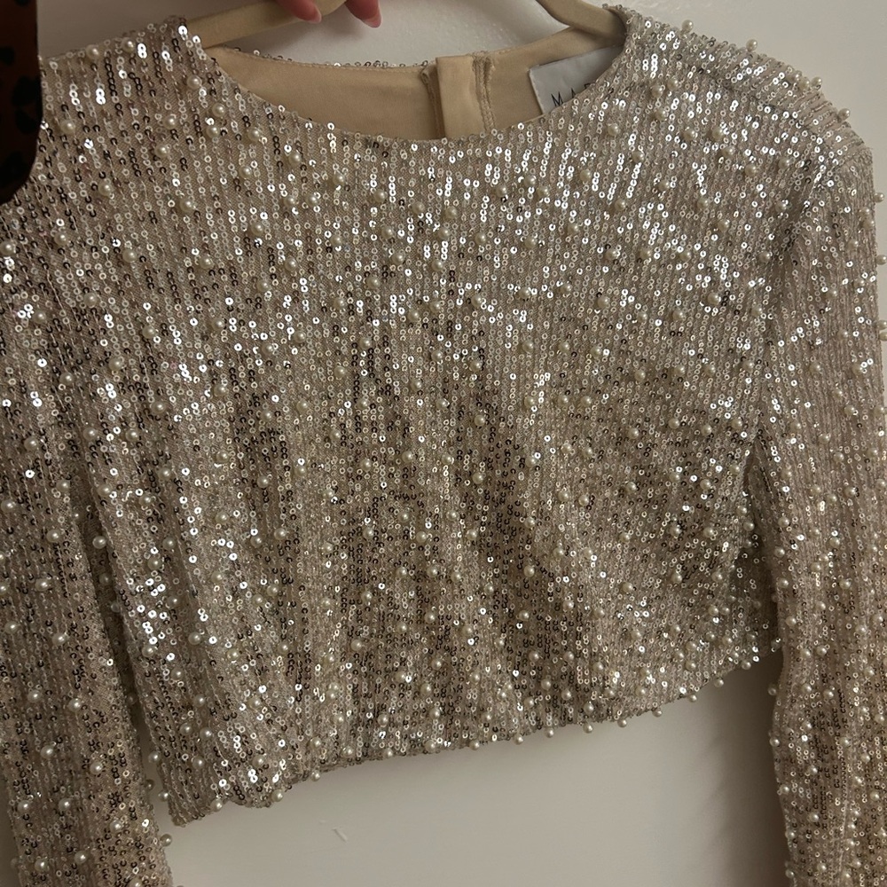 MARBLE Silver Sequin Long Sleeve Crop Top - Picture 5 of 7